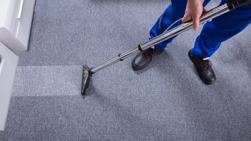 Reasons to hire carpet cleaning services and why to go only for the experts