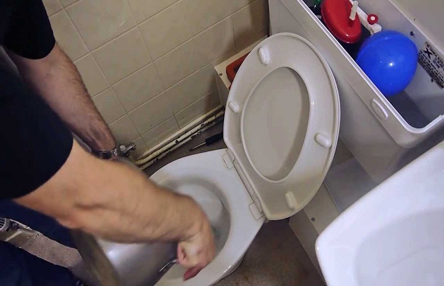 What to Do When Your Toilet is Over flowing