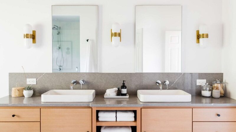 Hire a Pro or DIY Bathroom Updates: Here is a Guideline to Consider