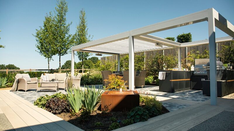 5 Perks that a Louvered Roof Electric Pergola Offers