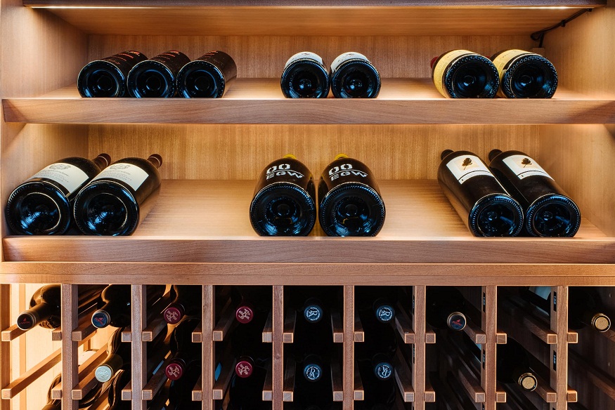 How a Vintage Wine Cellar Elevates Your Restaurant’s Prestige