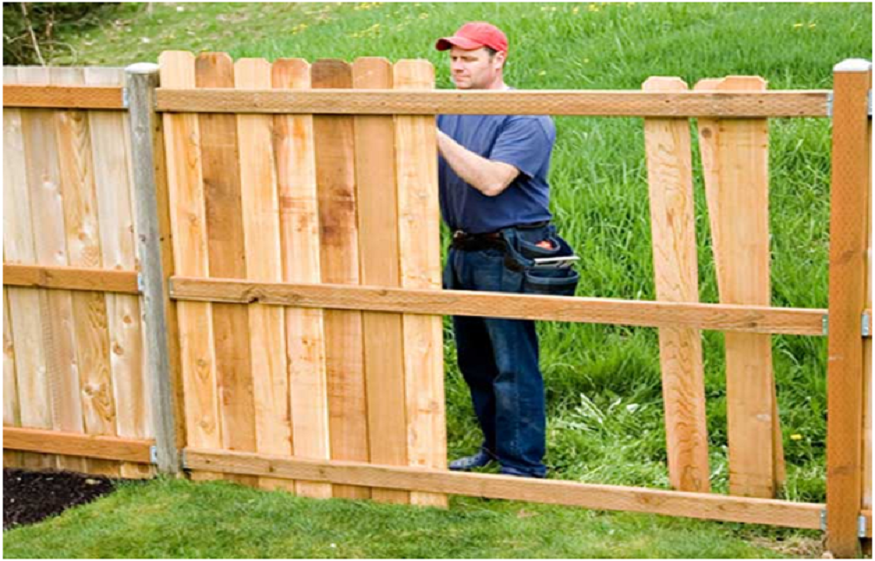 5 Reasons Why You Should Hire Fence Contractors