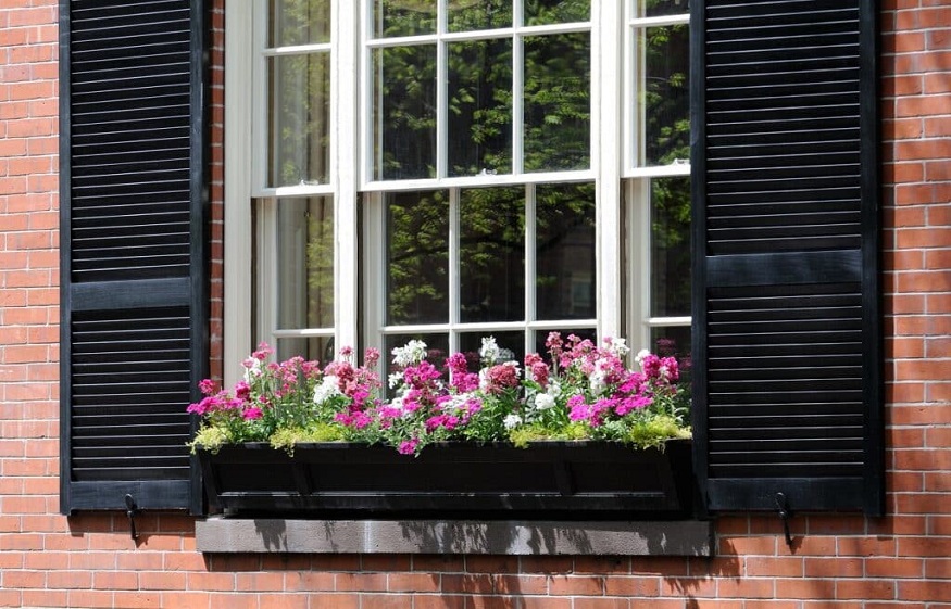Restoring Period Character: A Guide to Sash Window Restoration and Repair in London